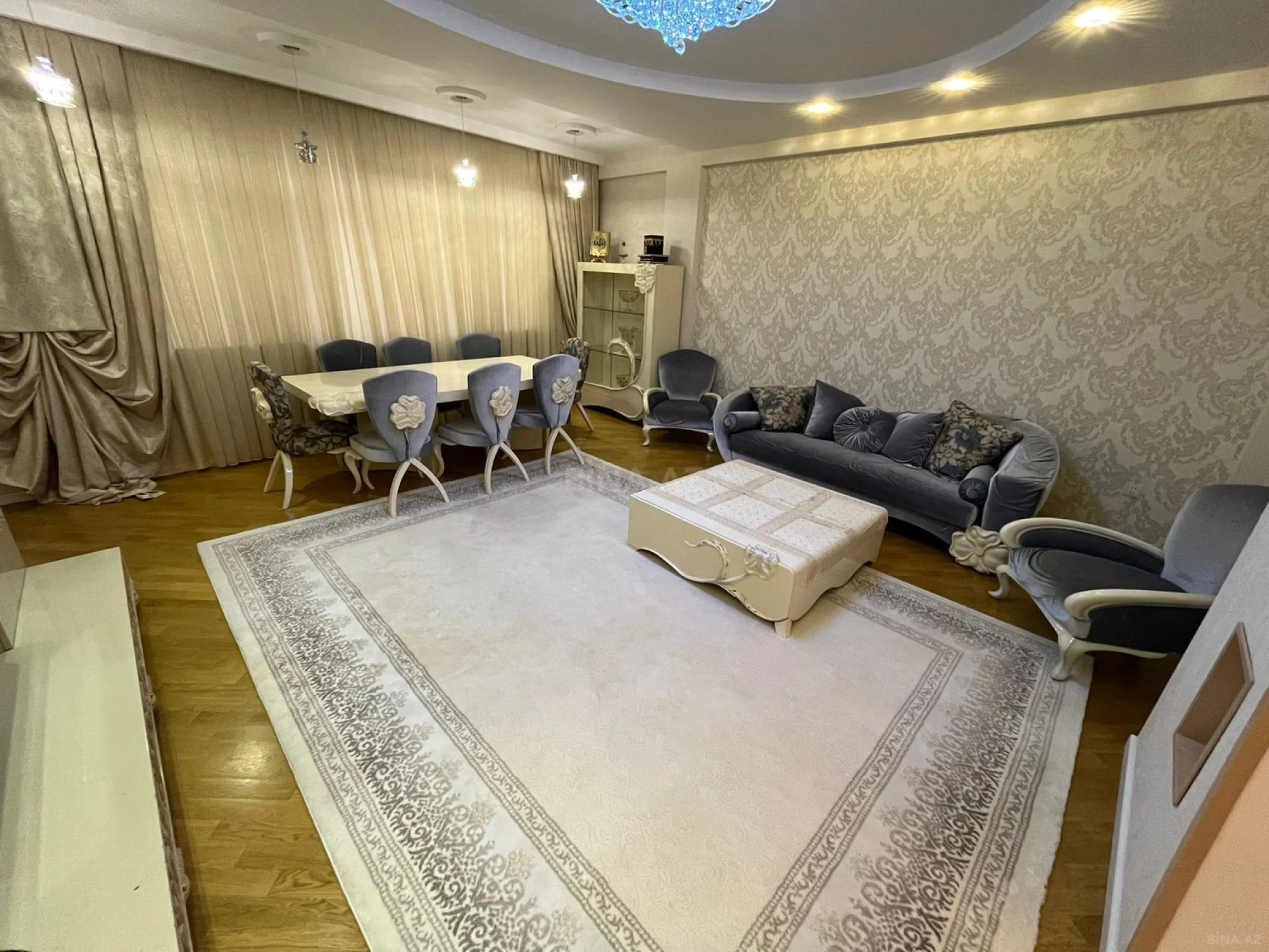 Kirayə verilir 3 otaqlı mənzil 140 m²