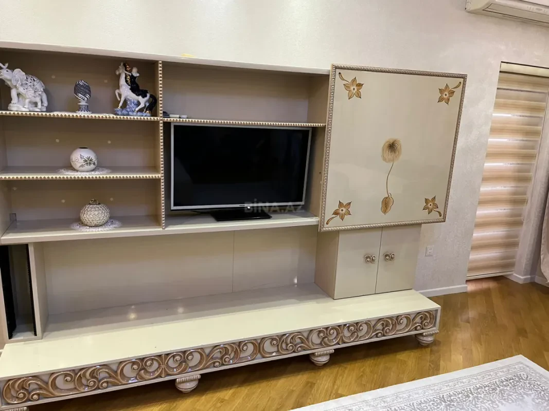 Kirayə verilir 3 otaqlı mənzil 140 m²