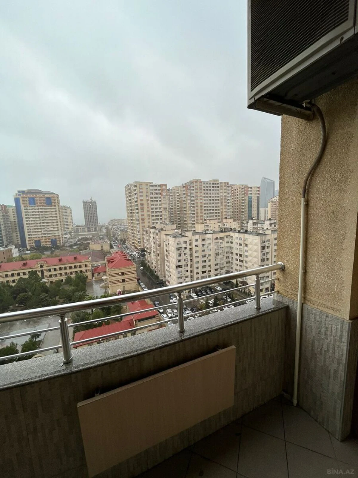 Kirayə verilir 3 otaqlı mənzil 140 m²