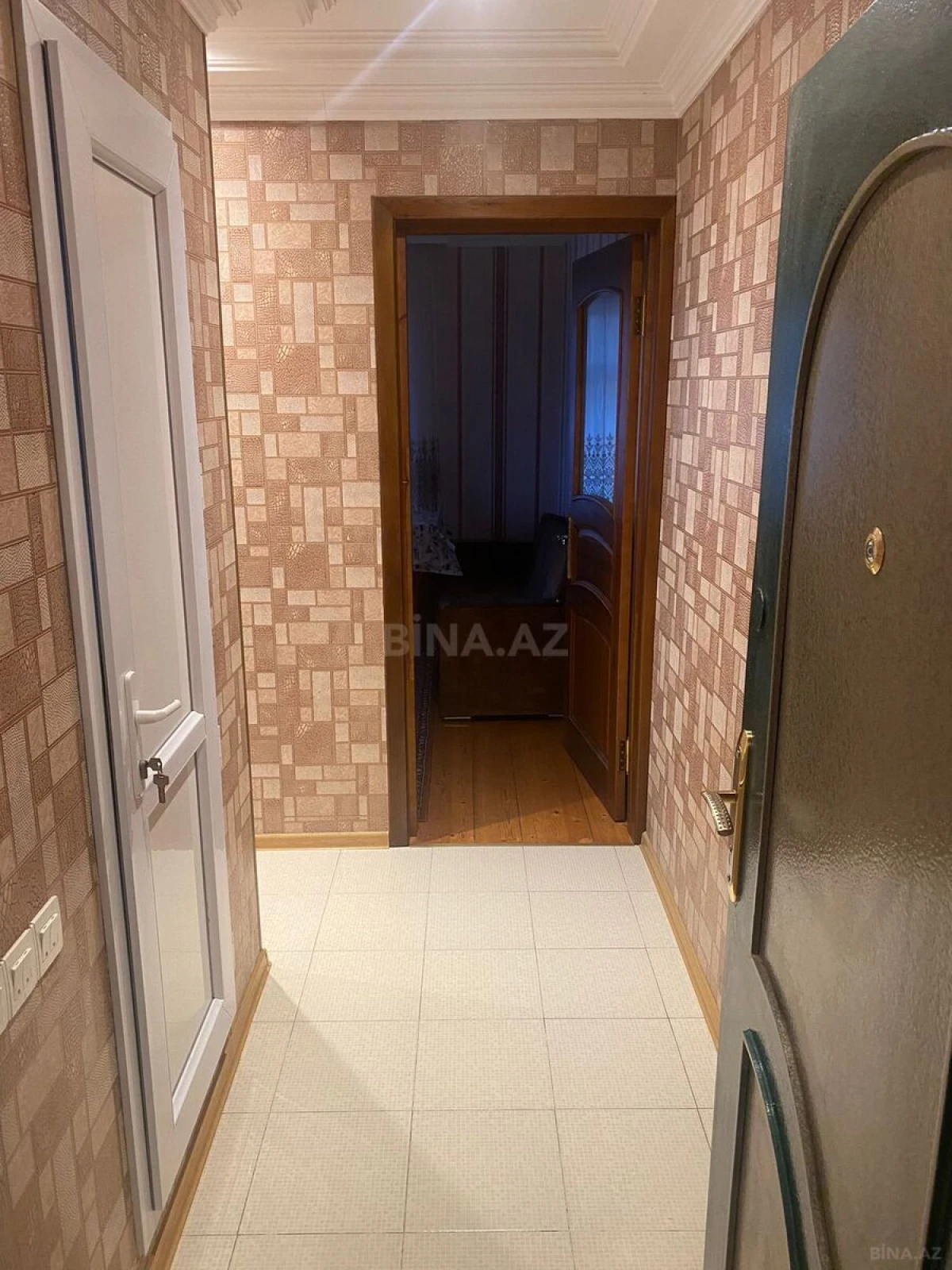 Satılır 1 otaqlı mənzil 42 m²