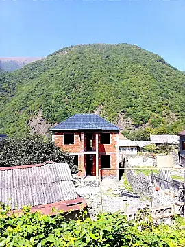 Satılır 4 otaqlı həyət evi 120 m² — Qax 4 otaq 120.00 m²