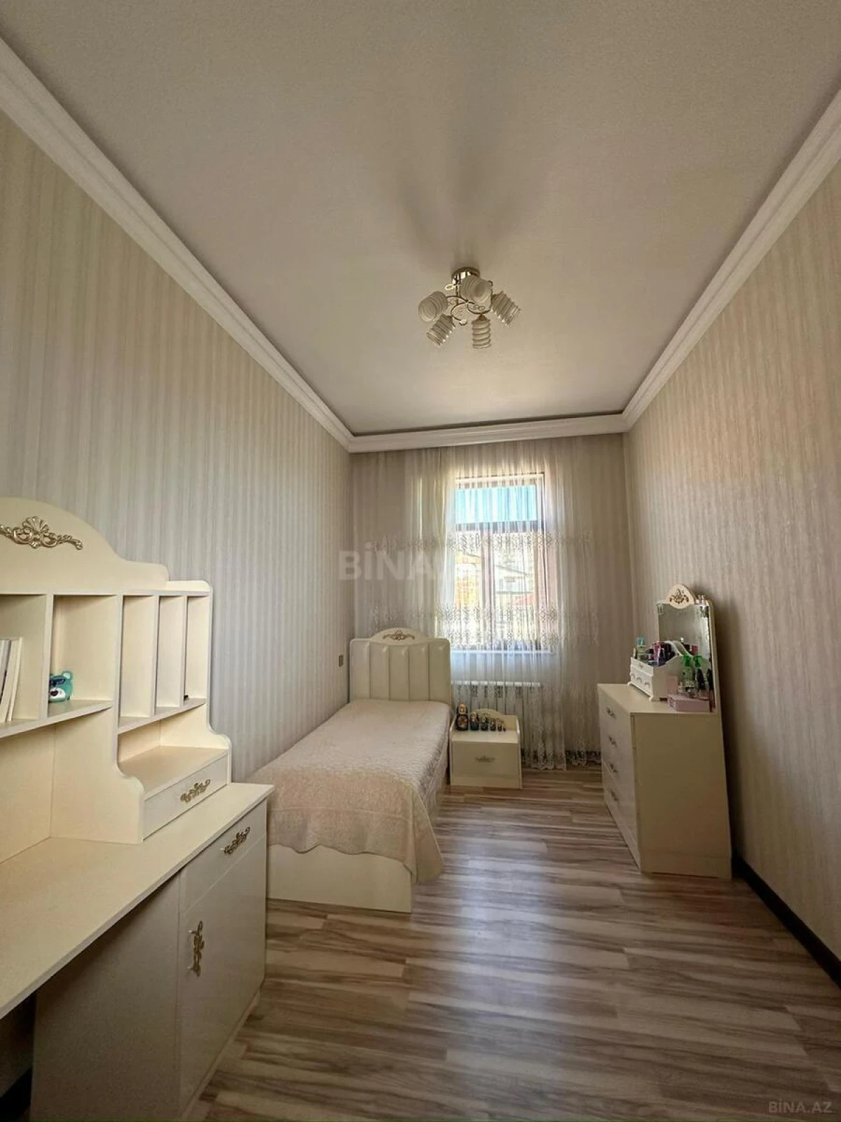 Kirayə verilir 6 otaqlı həyət evi 255 m²