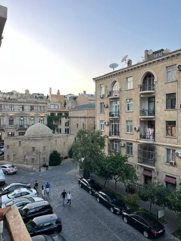 Kirayə verilir 3 otaqlı mənzil 125 m²