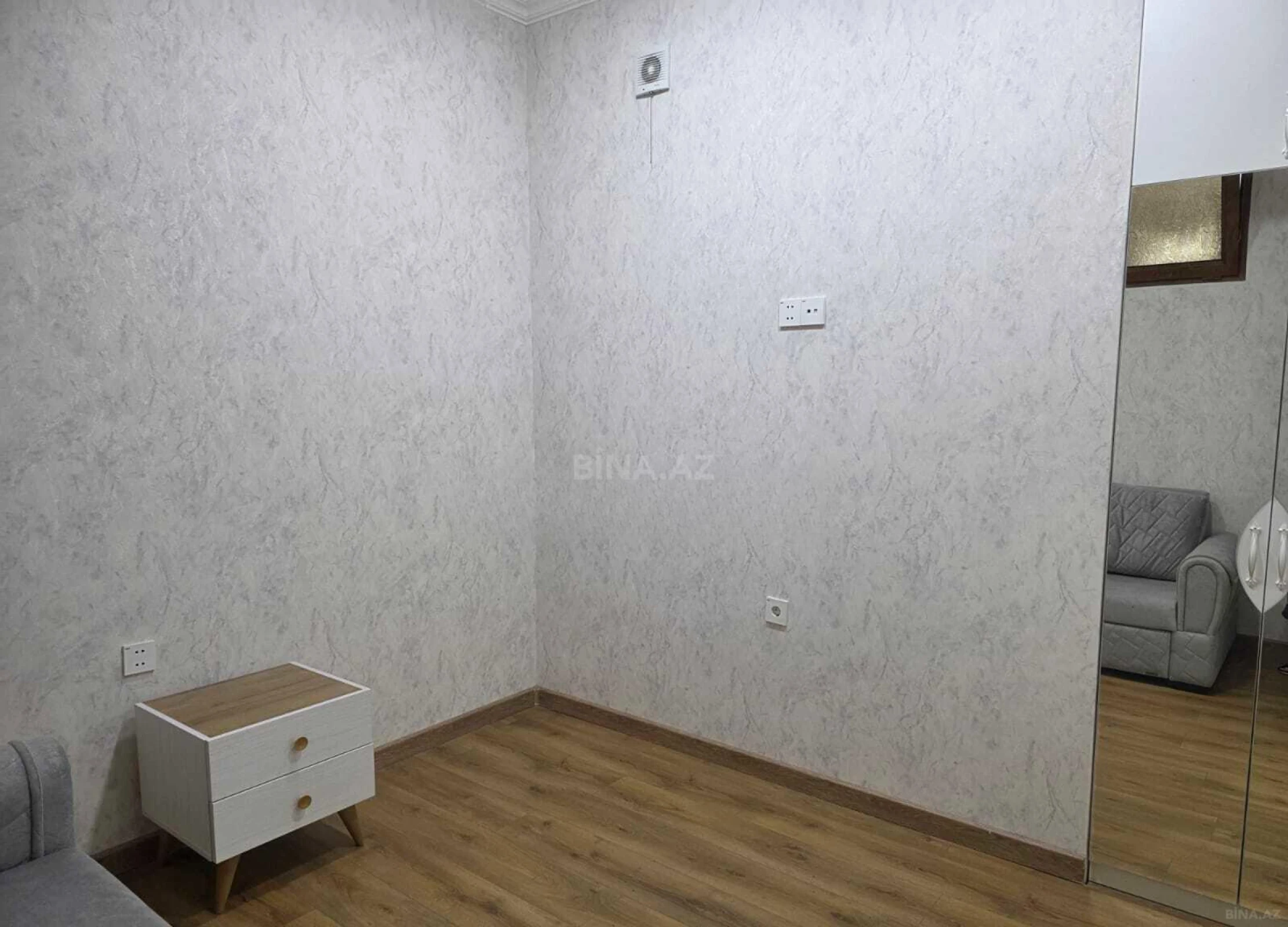 Kirayə verilir 3 otaqlı mənzil 103 m²