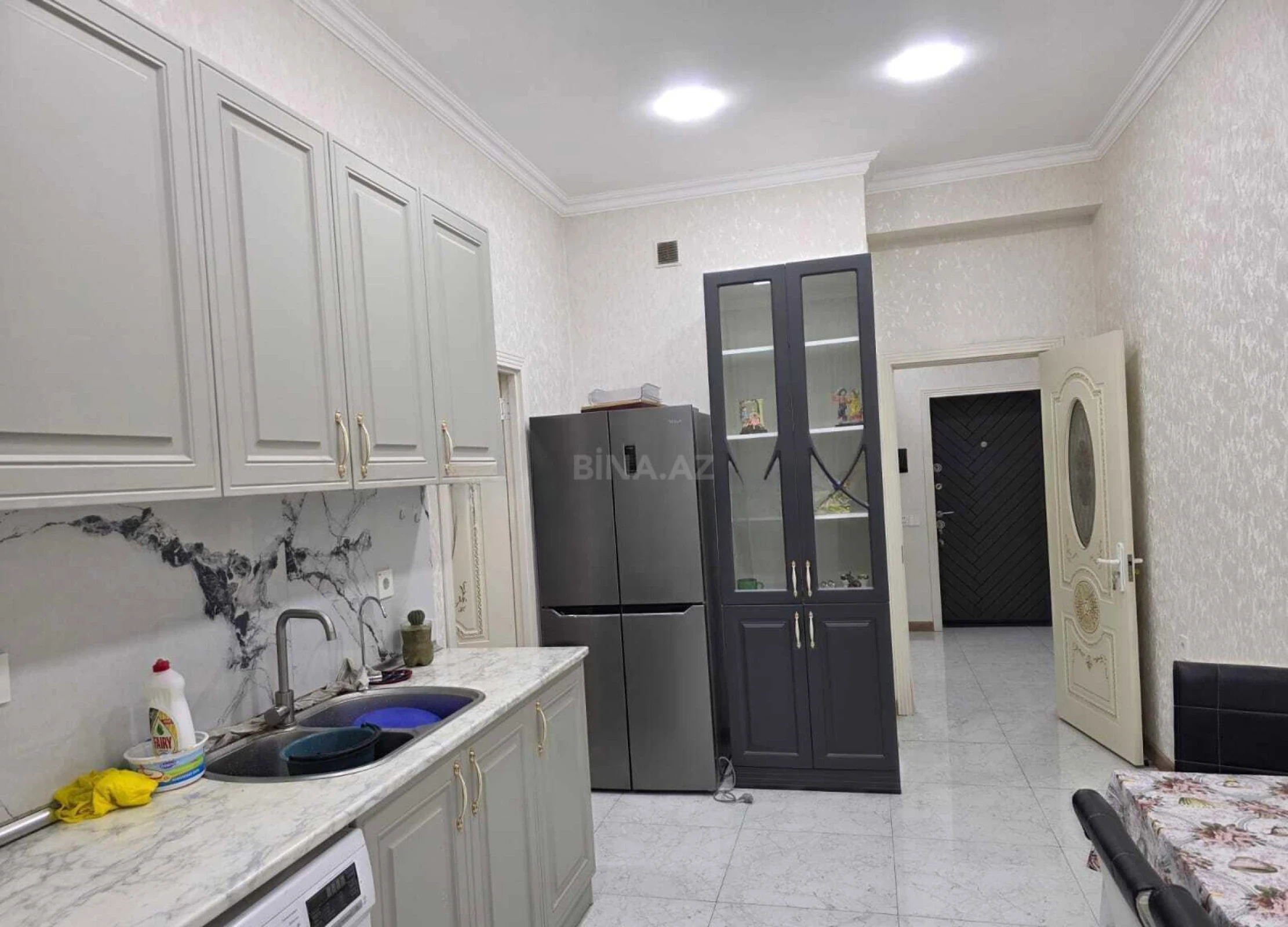 Kirayə verilir 3 otaqlı mənzil 103 m²