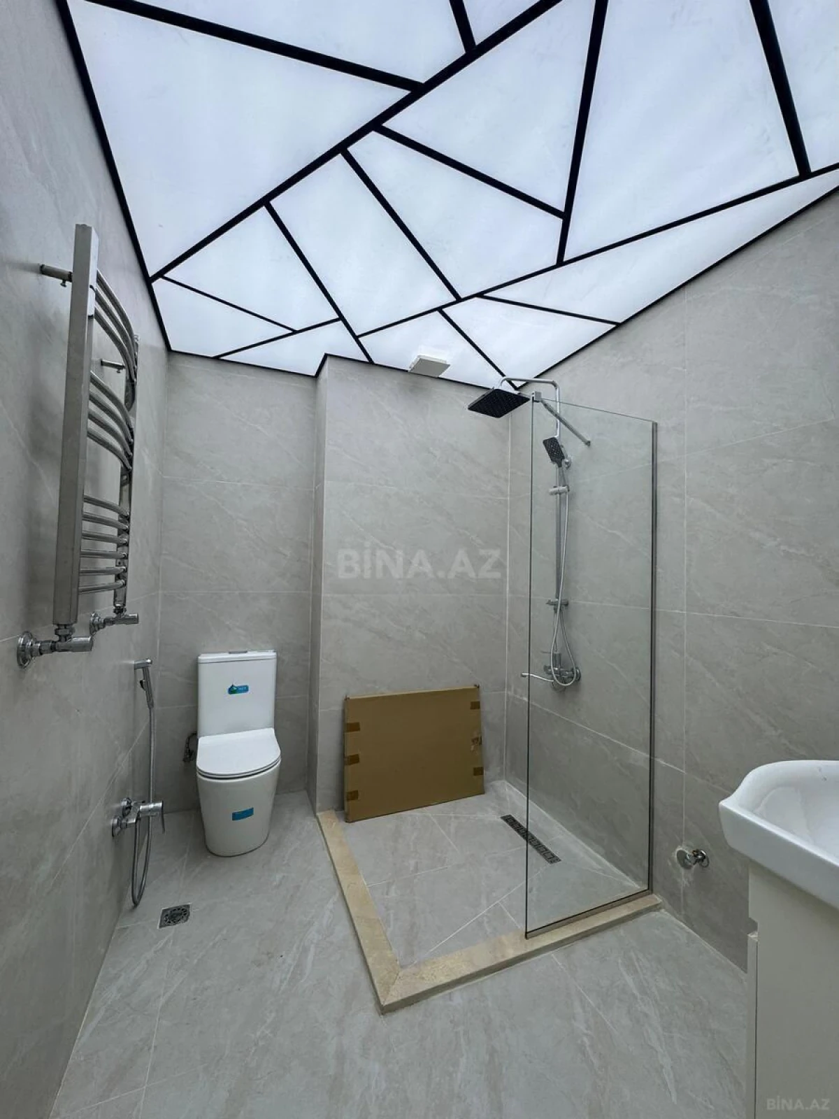 Satılır 2 otaqlı mənzil 69 m²