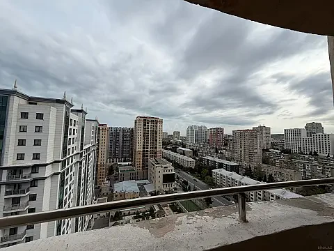 Satılır 3 otaqlı mənzil 128 m²