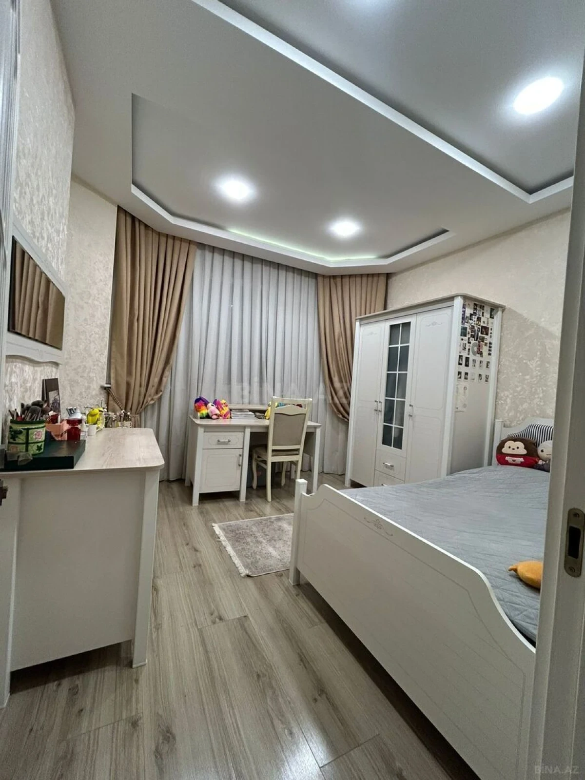 Satılır 4 otaqlı mənzil 100 m²