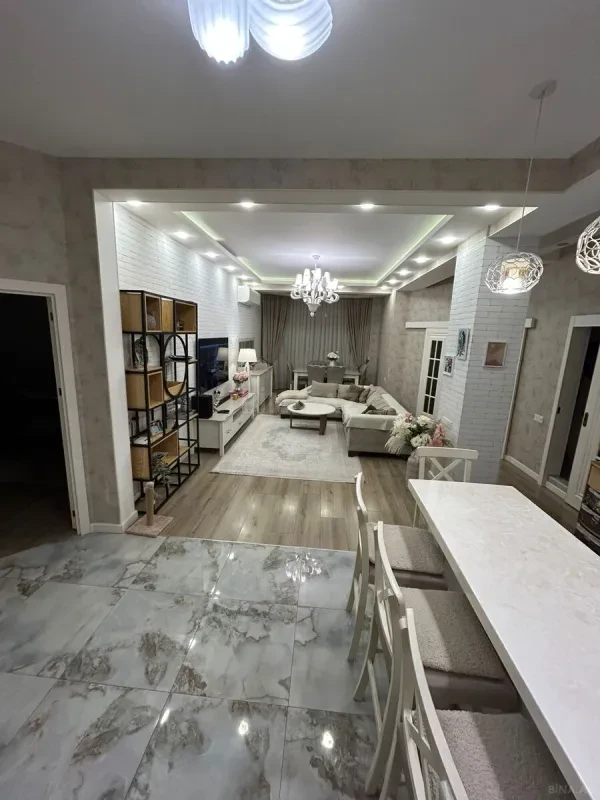 Satılır 4 otaqlı mənzil 100 m²