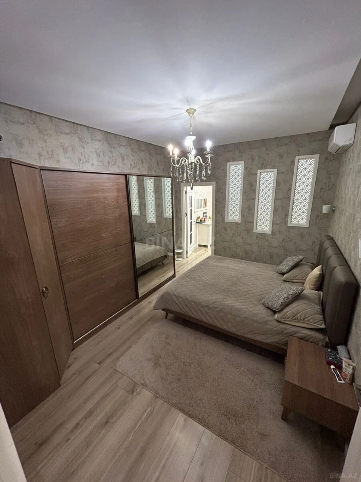 Satılır 4 otaqlı mənzil 100 m²