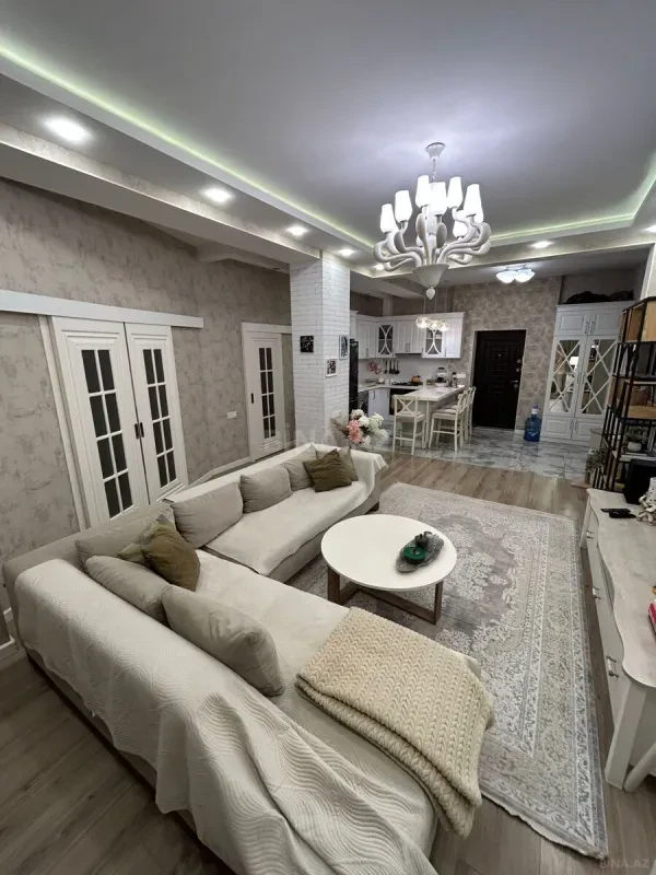 Satılır 4 otaqlı mənzil 100 m²