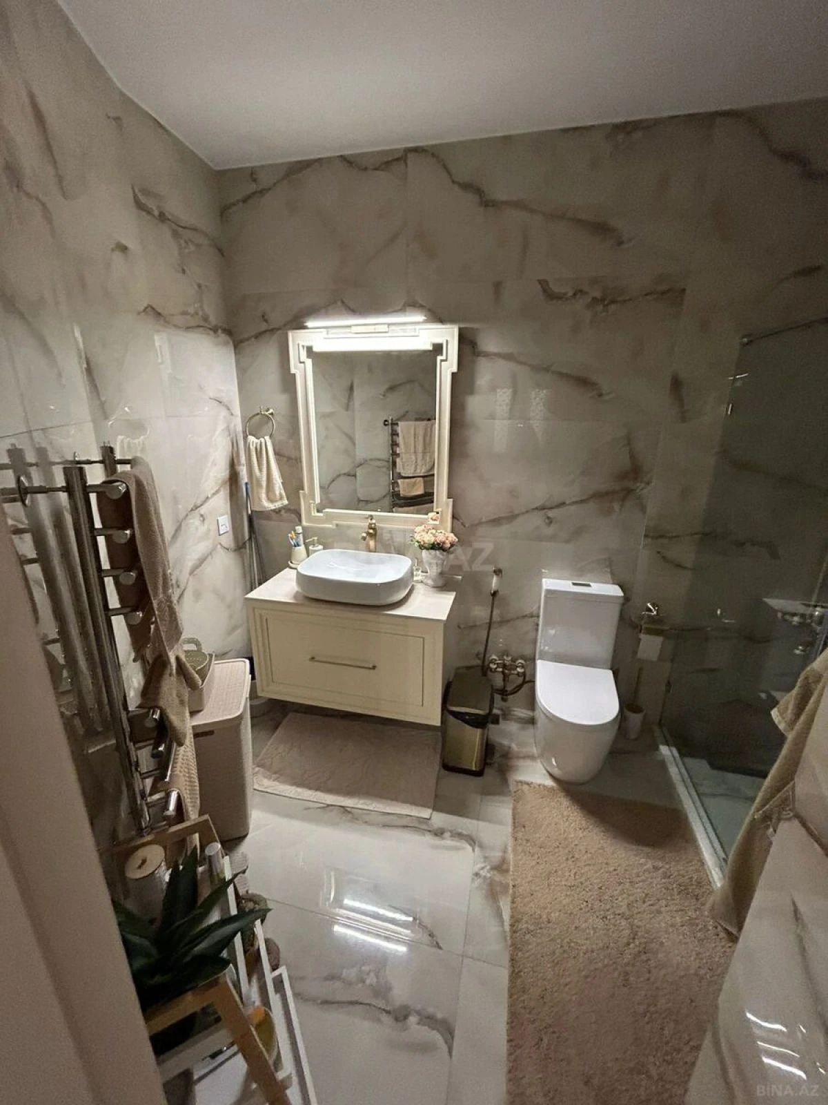 Satılır 4 otaqlı mənzil 100 m²