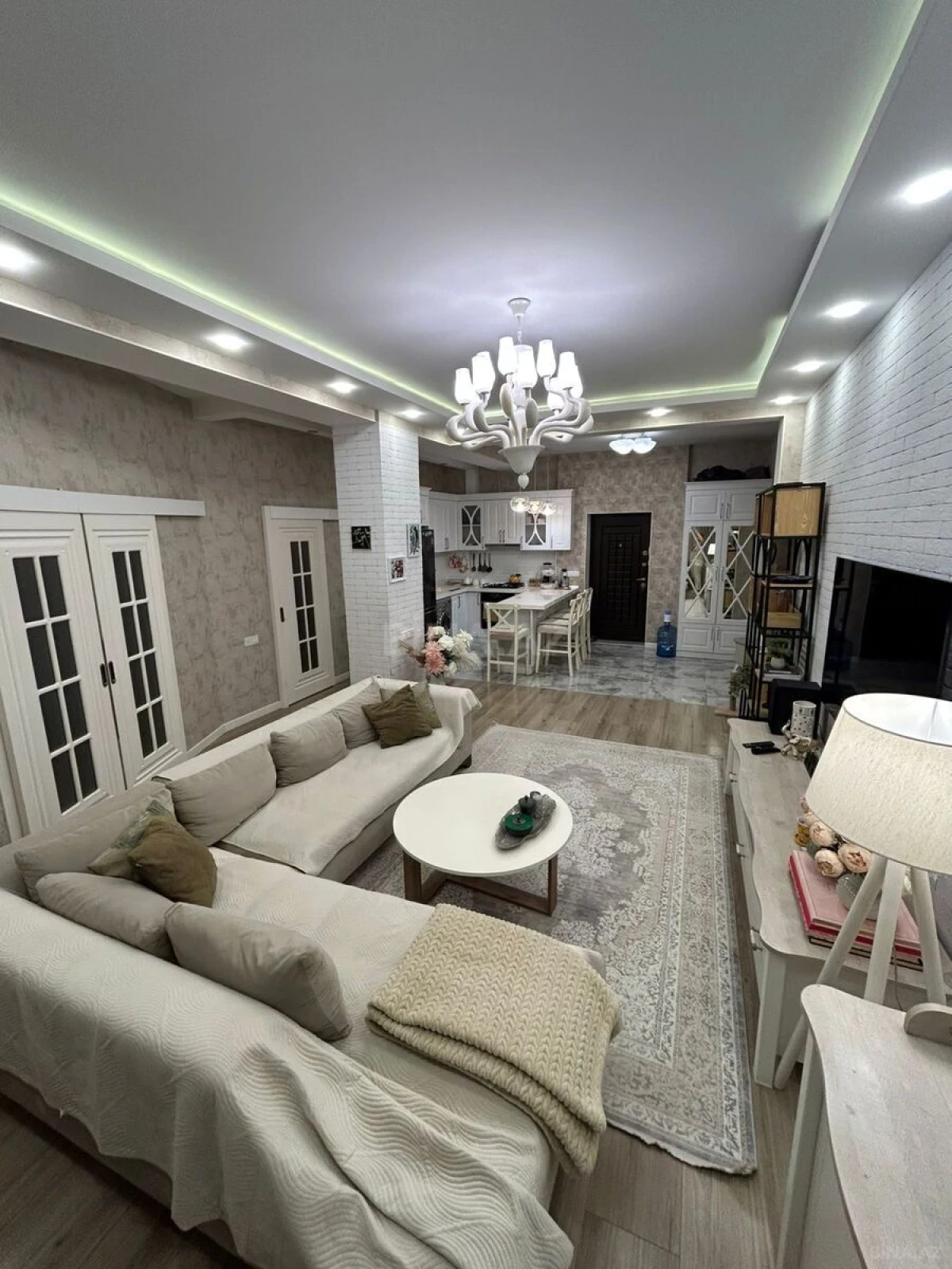 Satılır 4 otaqlı mənzil 100 m²