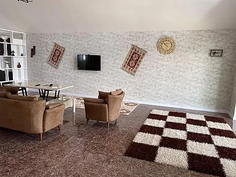 Kirayə verilir 4 otaqlı həyət evi 200 m²