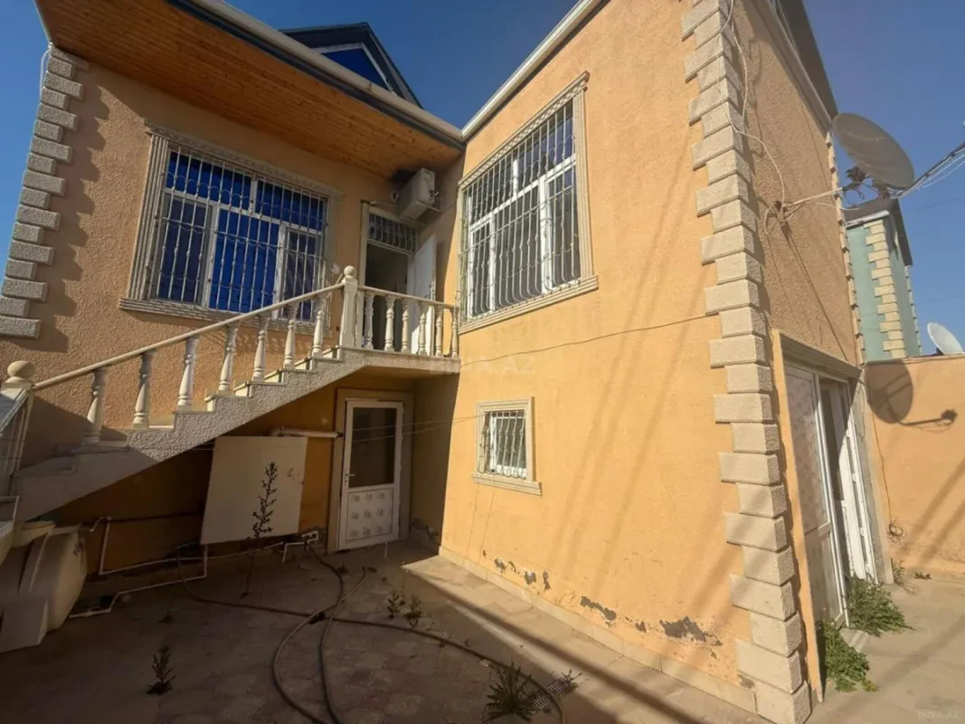 Satılır 3 otaqlı həyət evi 140 m²