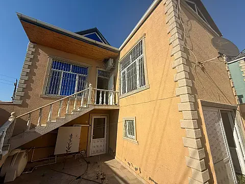 Satılır 3 otaqlı həyət evi 140 m²