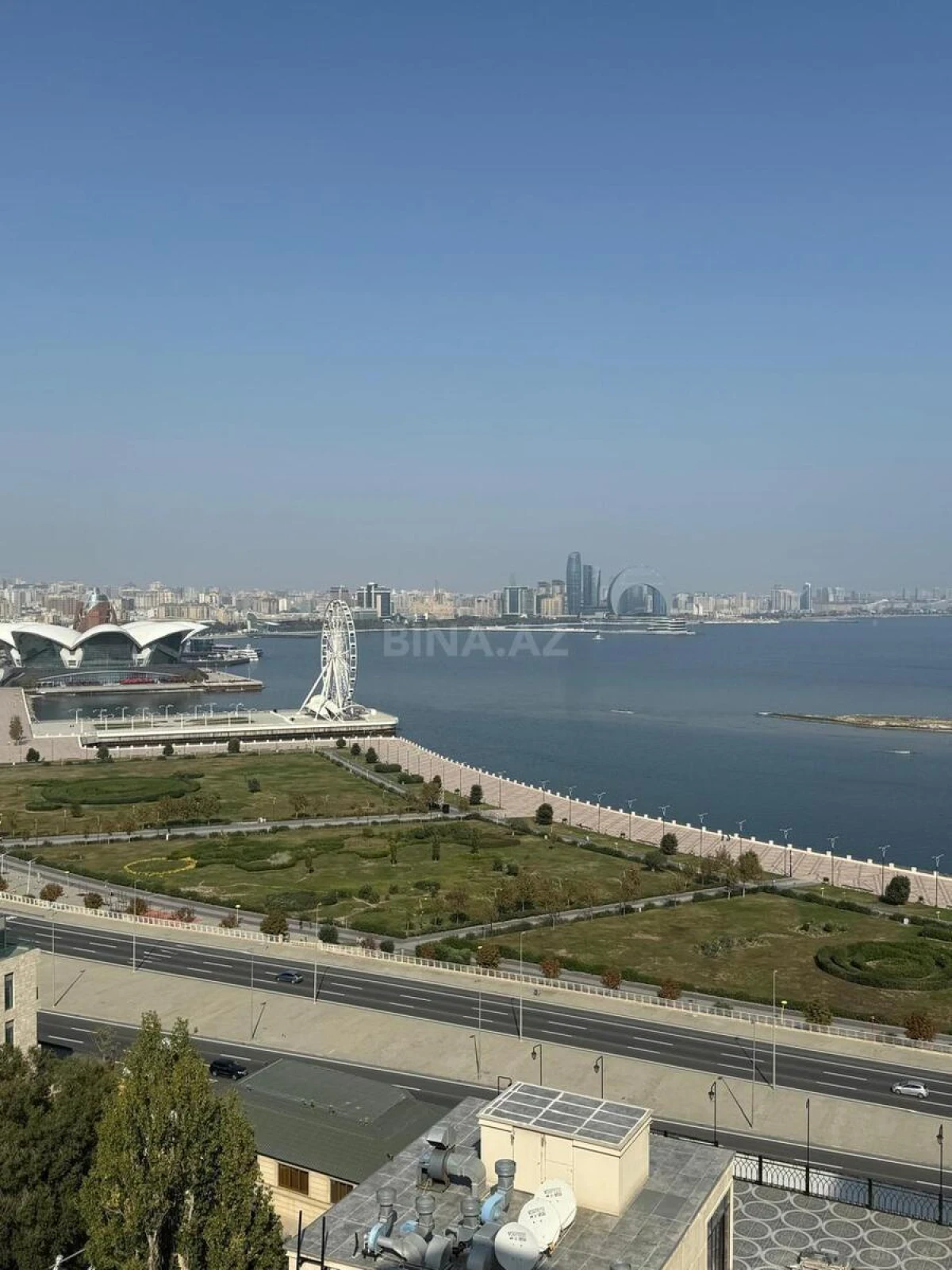Satılır 4 otaqlı mənzil 230 m²