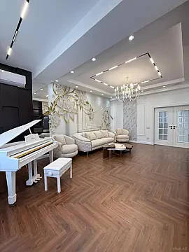 Satılır 4 otaqlı mənzil 230 m²