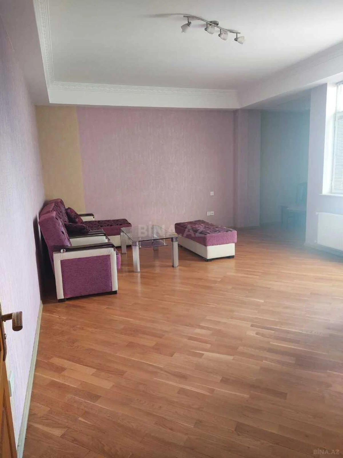 Kirayə verilir 2 otaqlı mənzil 120 m²