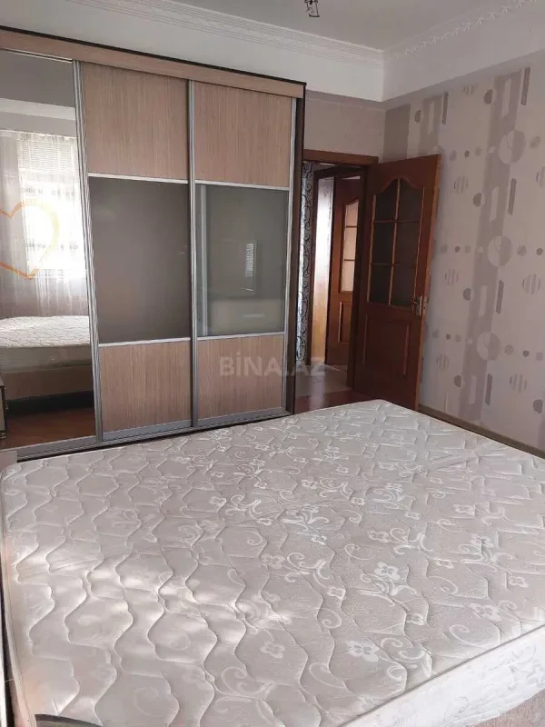 Kirayə verilir 2 otaqlı mənzil 120 m²