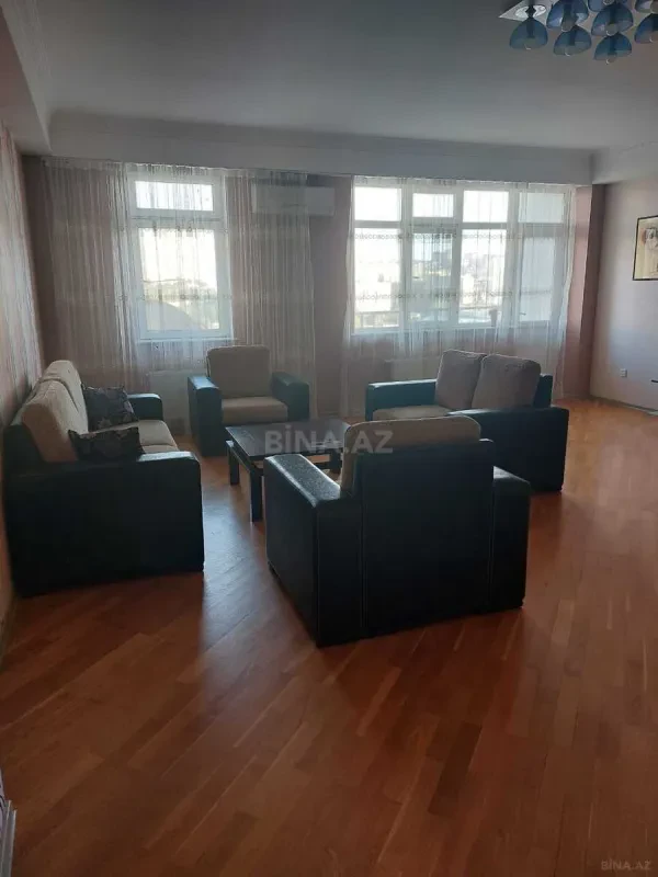 Kirayə verilir 2 otaqlı mənzil 120 m²
