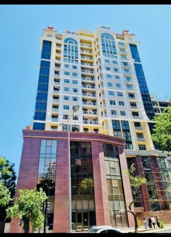 Satılır 2 otaqlı mənzil 92 m²