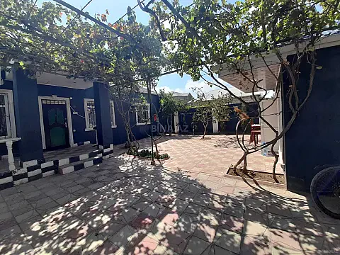 Satılır 4 otaqlı həyət evi 100 m²