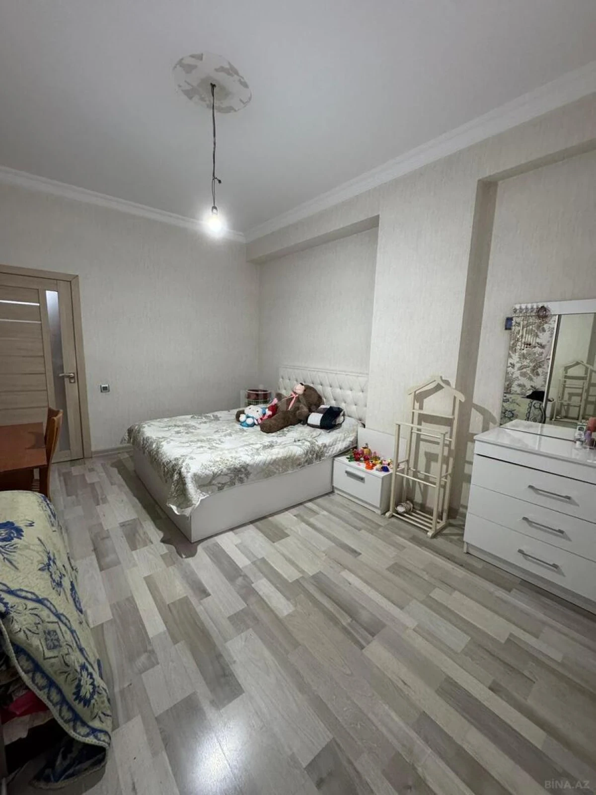 Satılır 3 otaqlı mənzil 105 m²