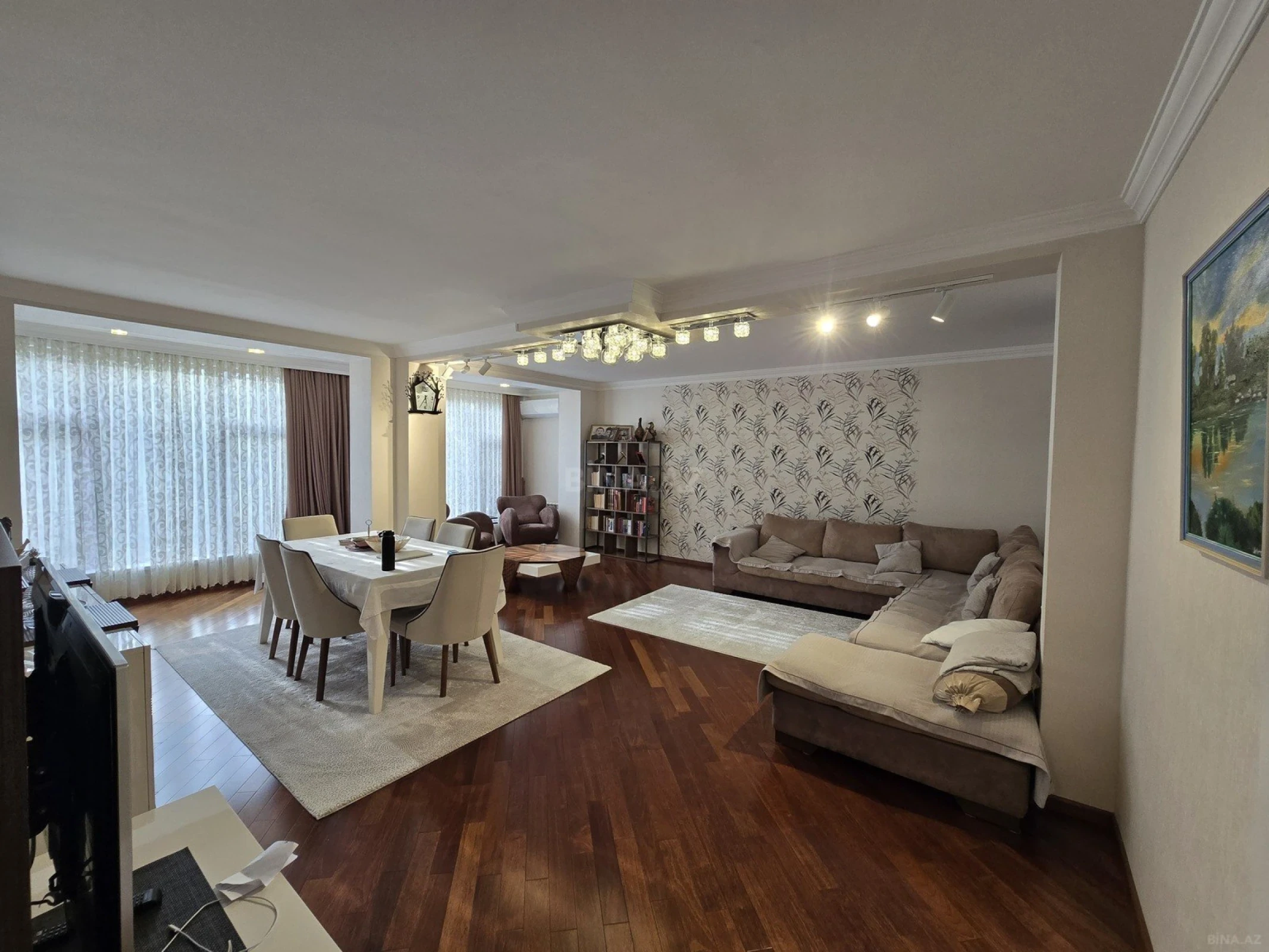 Satılır 5 otaqlı mənzil 120 m²