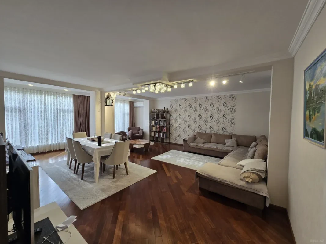 Satılır 5 otaqlı mənzil 120 m²