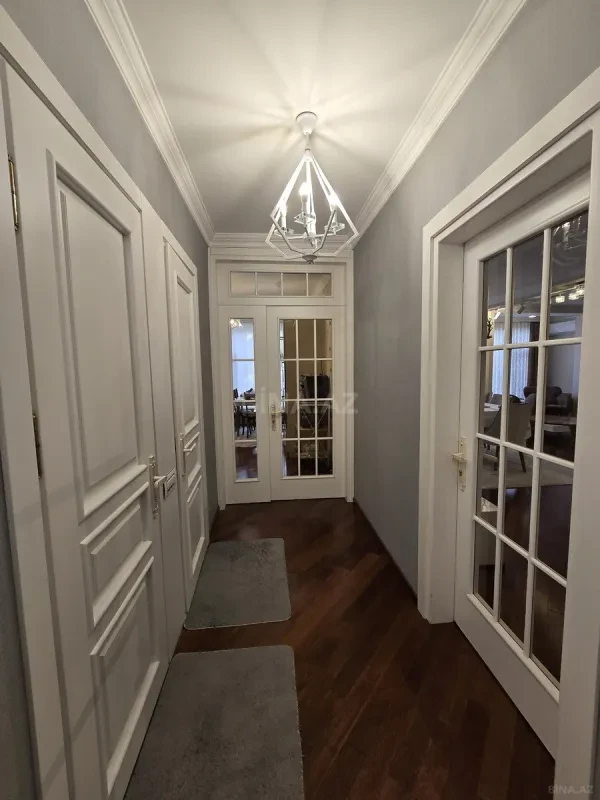 Satılır 5 otaqlı mənzil 120 m²