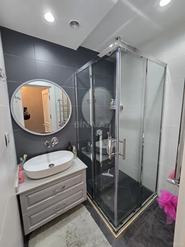 Satılır 5 otaqlı mənzil 120 m²