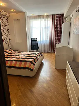Satılır 4 otaqlı mənzil 138 m²