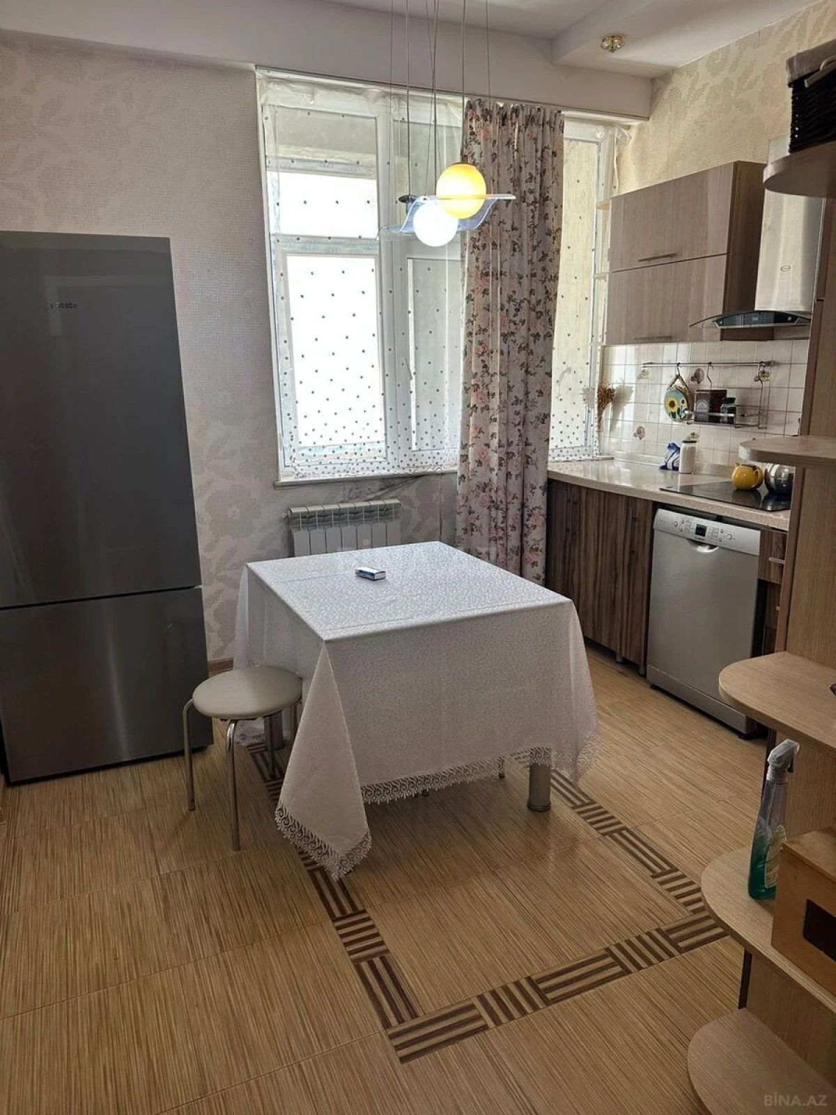 Satılır 4 otaqlı mənzil 138 m²