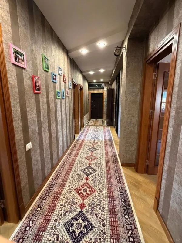 Satılır 4 otaqlı mənzil 163 m²