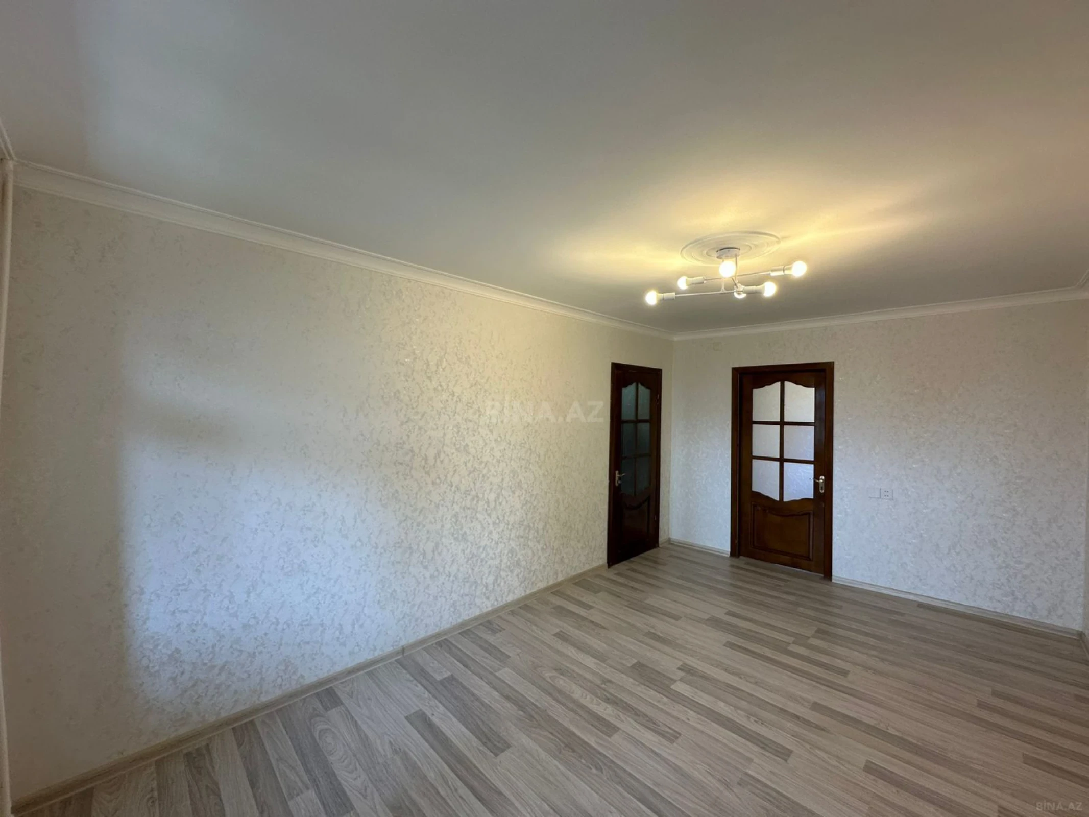 Satılır 2 otaqlı mənzil 55 m²