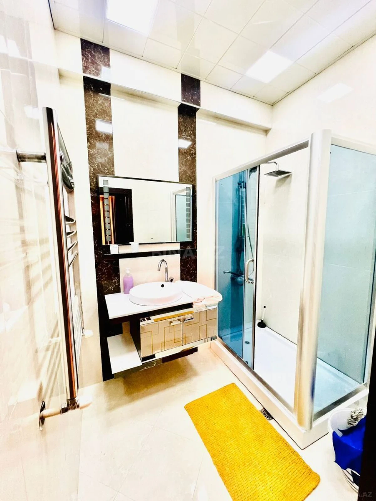 Satılır 3 otaqlı mənzil 145 m²