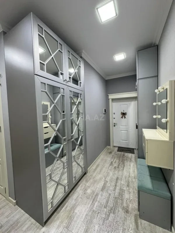 Satılır 3 otaqlı mənzil 105 m²