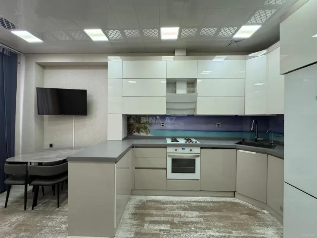 Satılır 3 otaqlı mənzil 105 m²