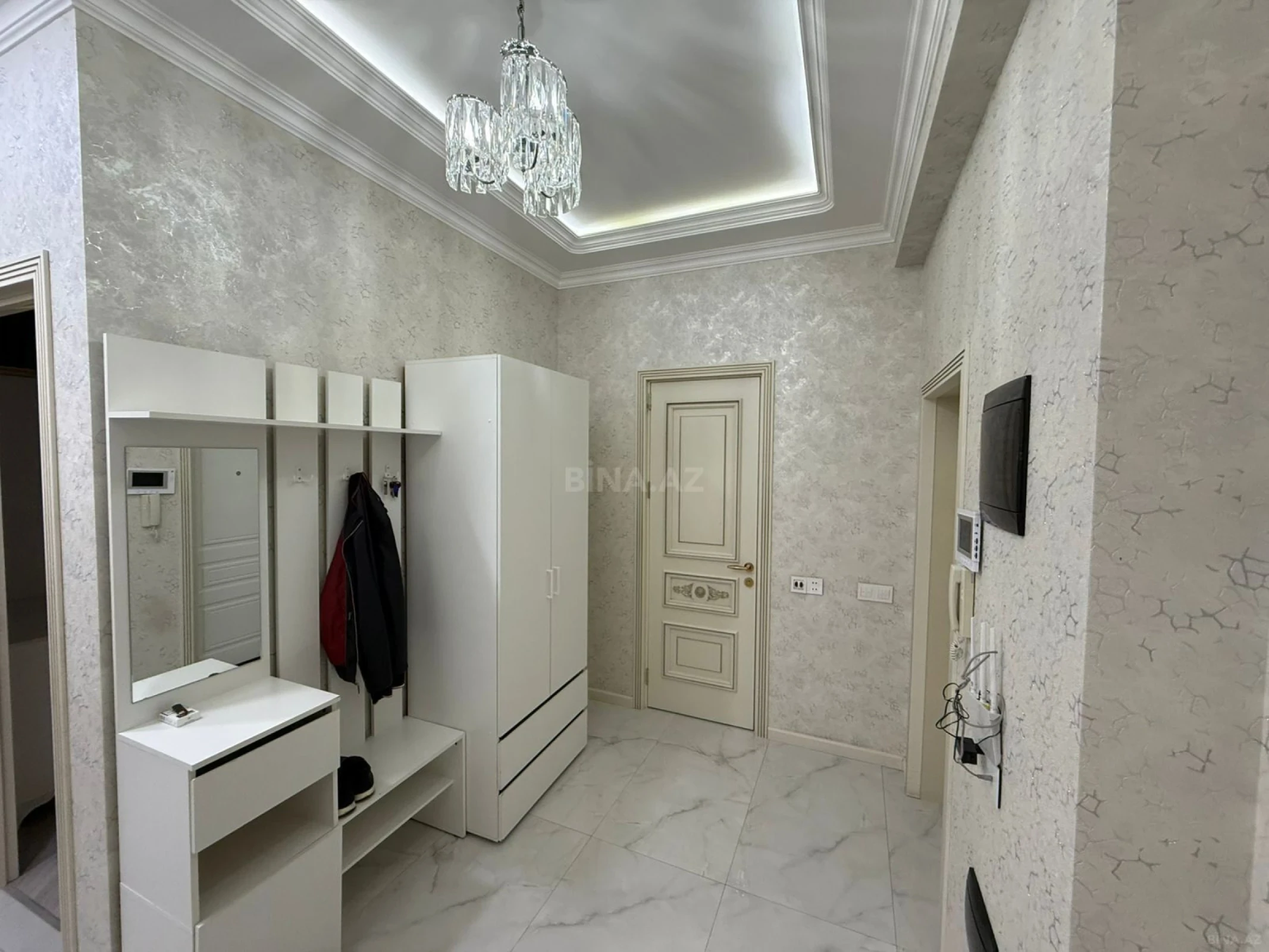 Kirayə verilir 3 otaqlı mənzil 125 m²