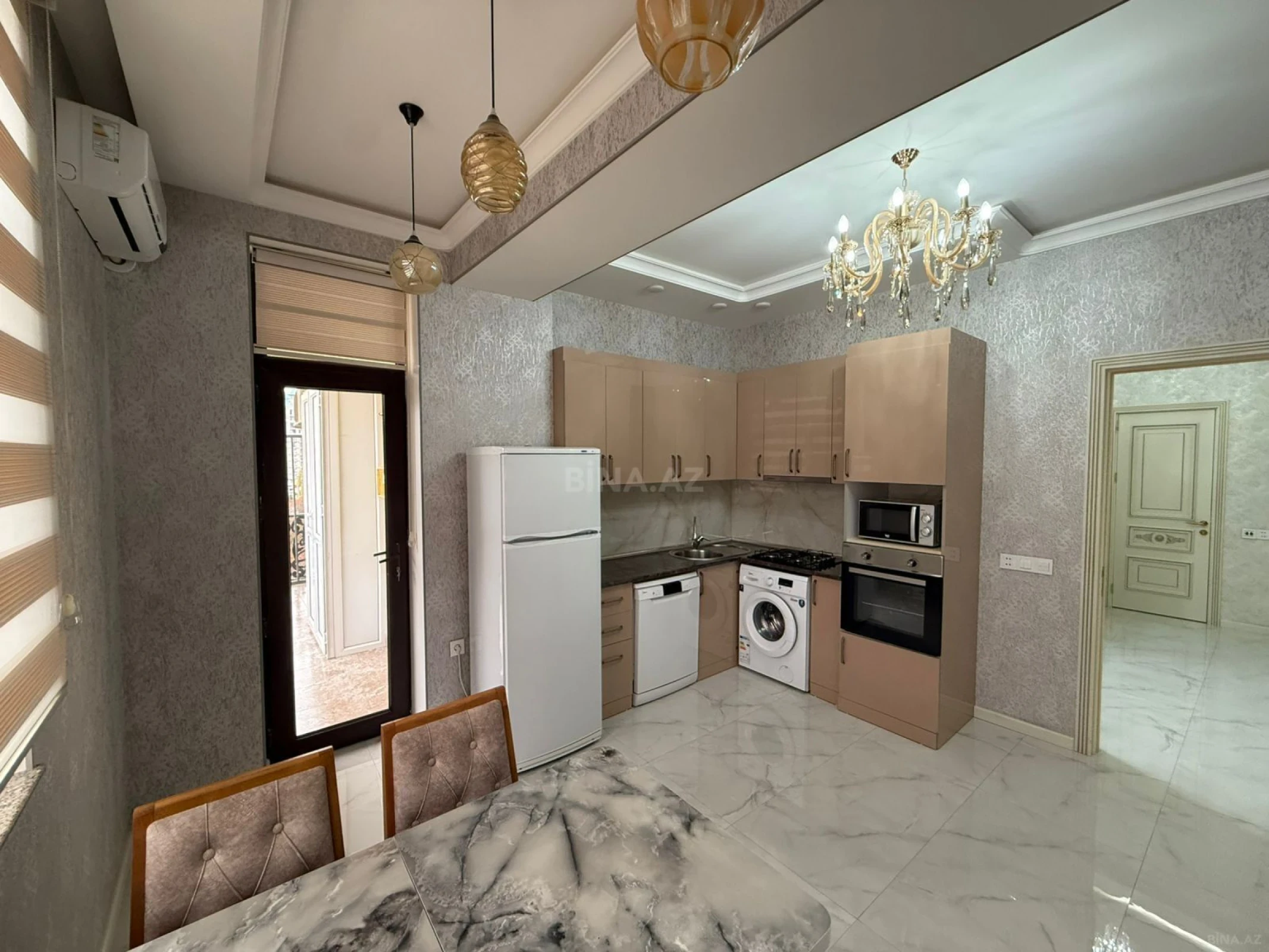 Kirayə verilir 3 otaqlı mənzil 125 m²