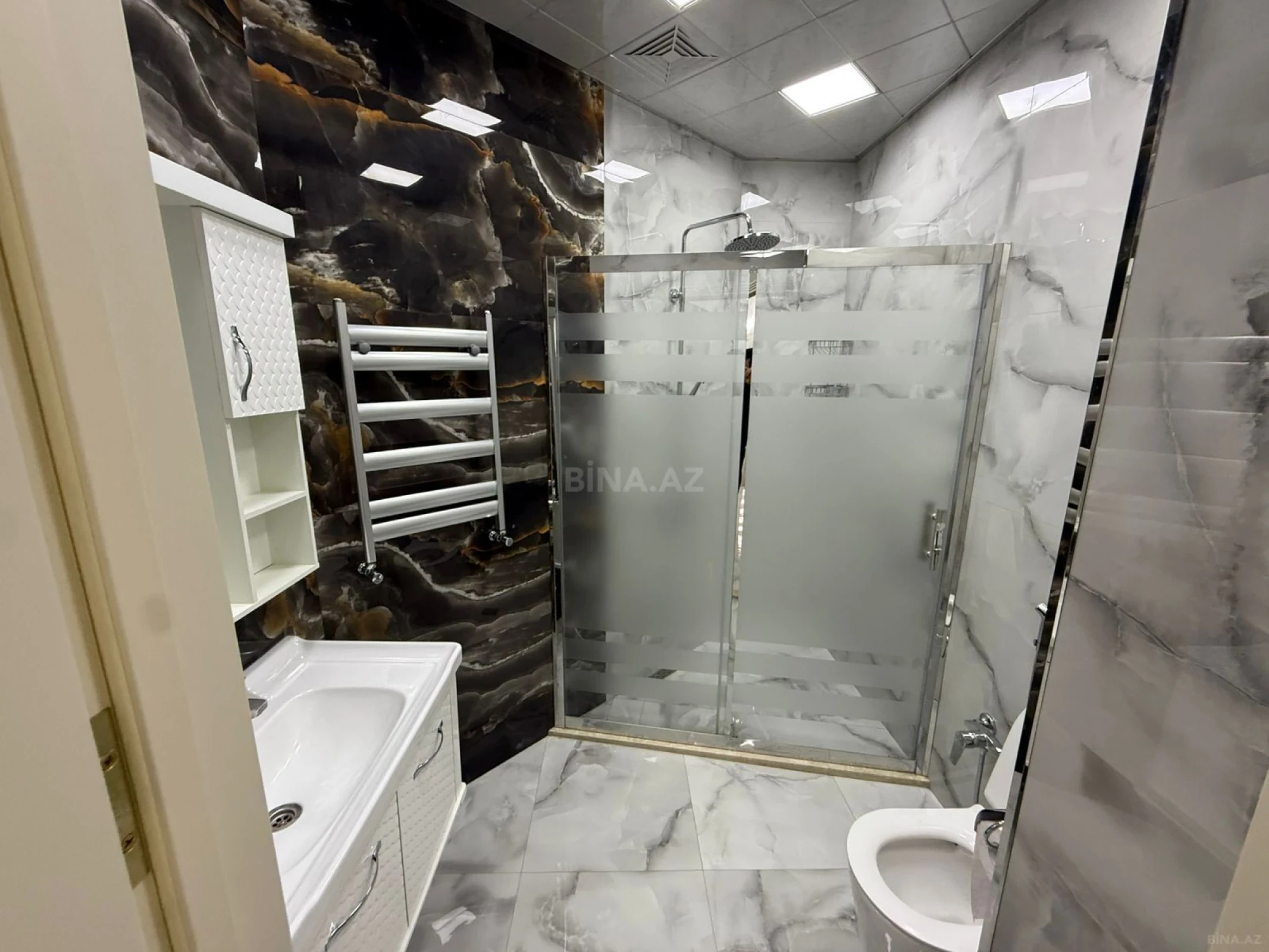 Kirayə verilir 3 otaqlı mənzil 125 m²