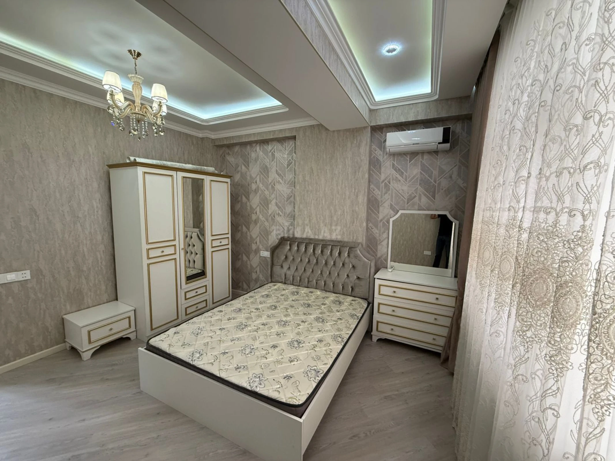 Kirayə verilir 3 otaqlı mənzil 125 m²