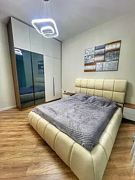 Satılır 5 otaqlı həyət evi 210 m²