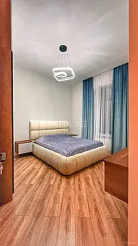Satılır 5 otaqlı həyət evi 210 m²