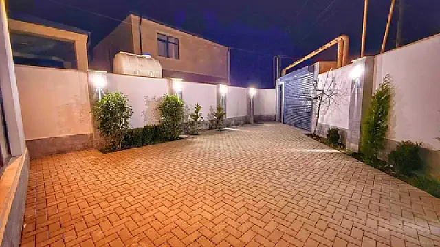 Satılır 5 otaqlı həyət evi 210 m²