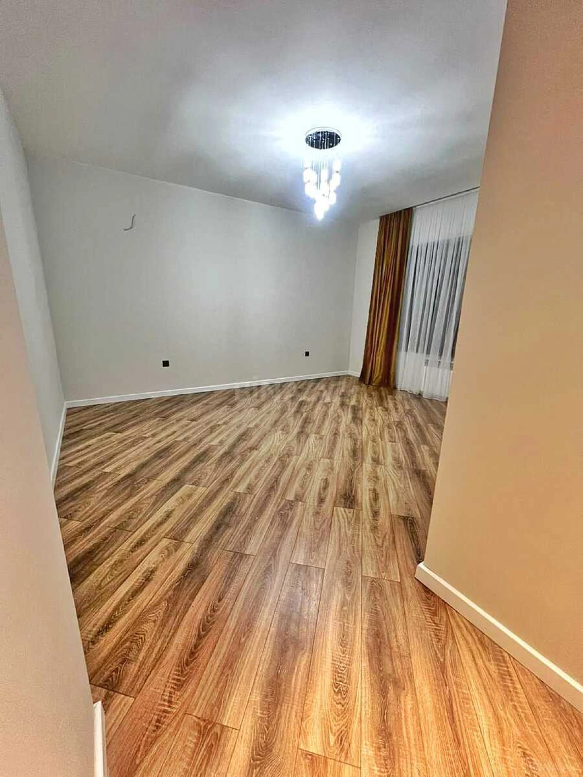 Satılır 5 otaqlı həyət evi 210 m²