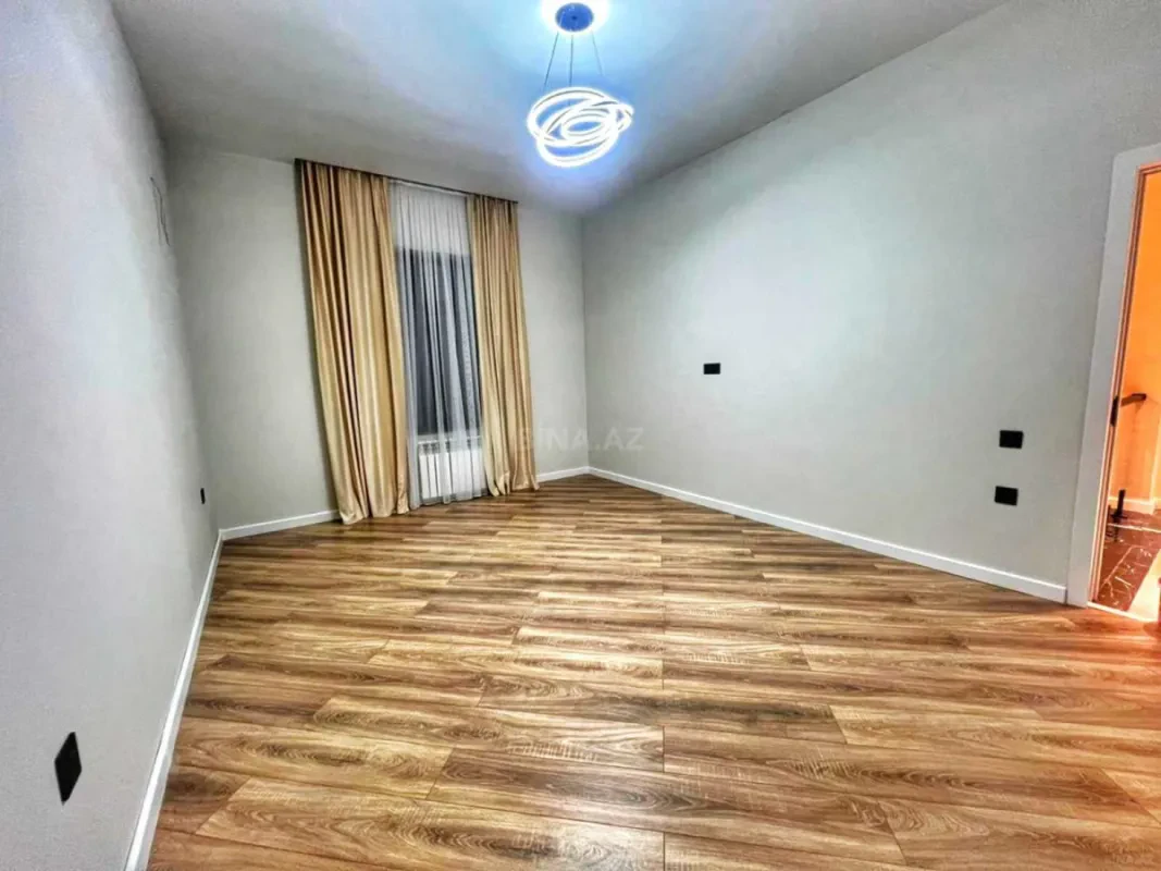 Satılır 5 otaqlı həyət evi 210 m²