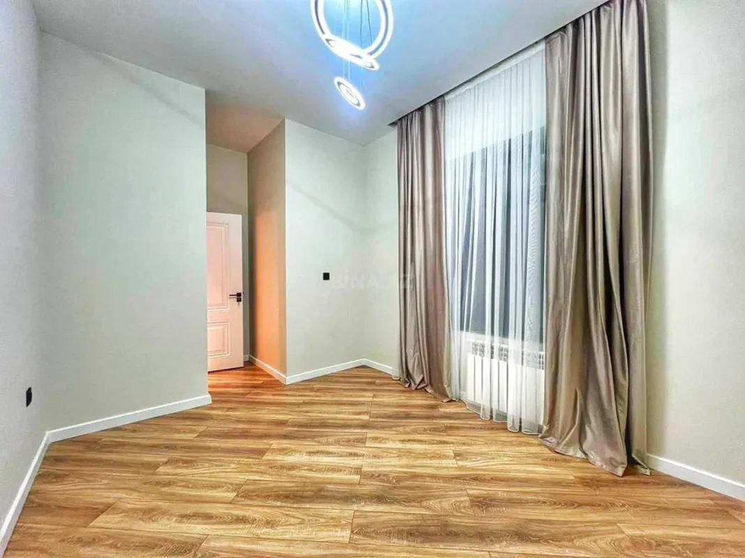 Satılır 5 otaqlı həyət evi 210 m²
