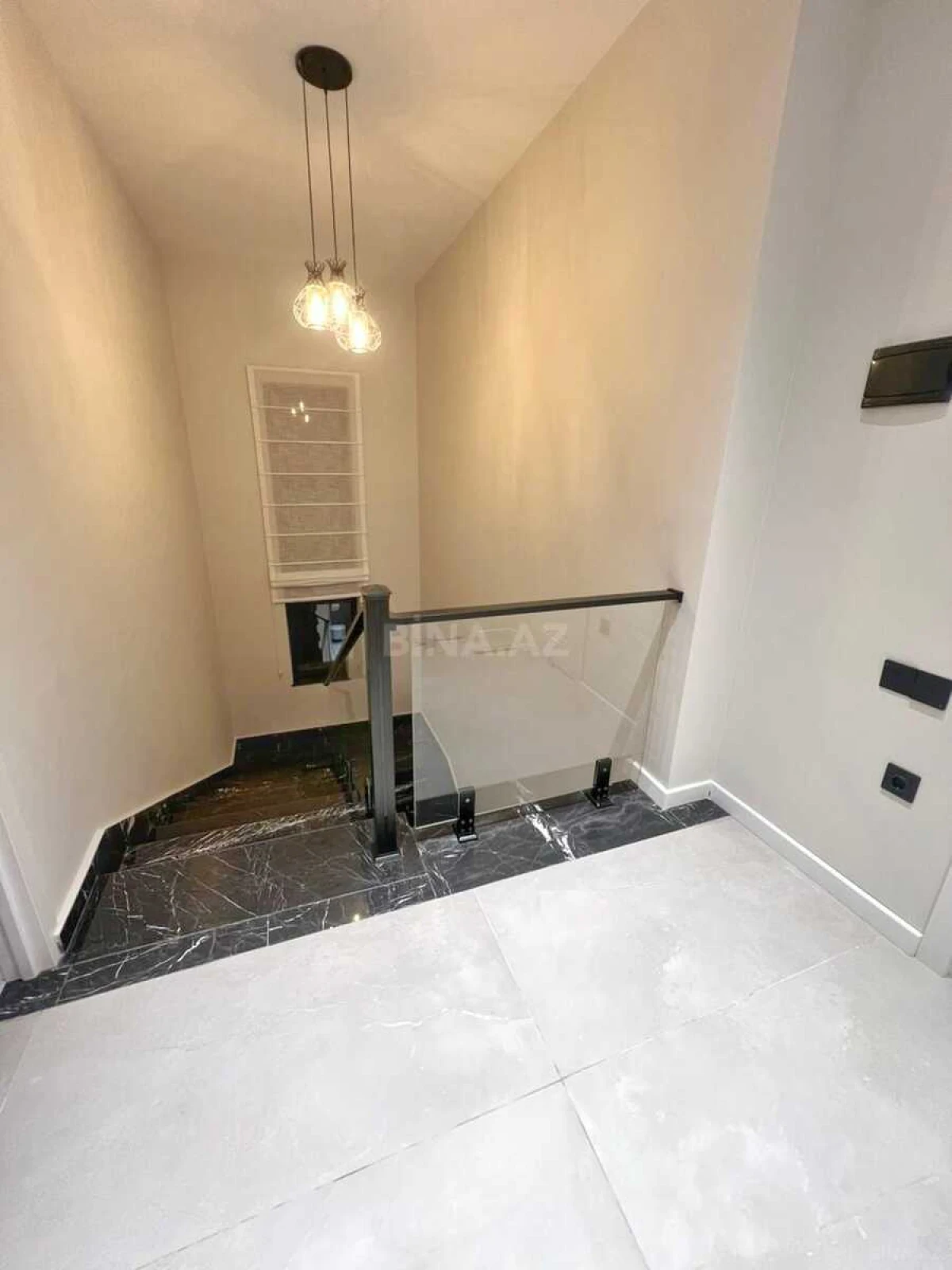 Satılır 5 otaqlı həyət evi 210 m²